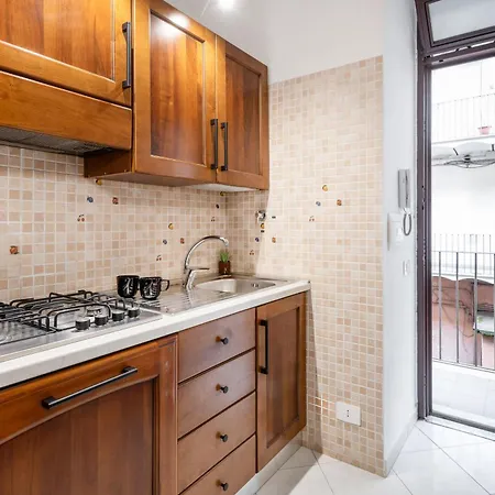 White Flat Sanniti Apartment