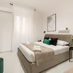White Flat Sanniti Daire *